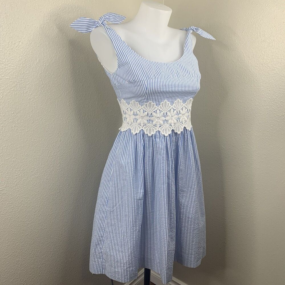 Lilly Pulitzer Tessa Seersucker Blue Stripe Dress White Floral Lace Waist Sz 0